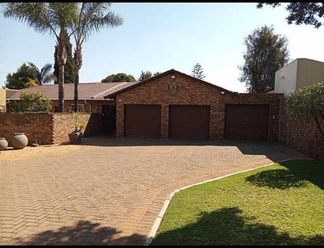 4 BEDROOM HOUSE FOR SALE IN GREENHILLS